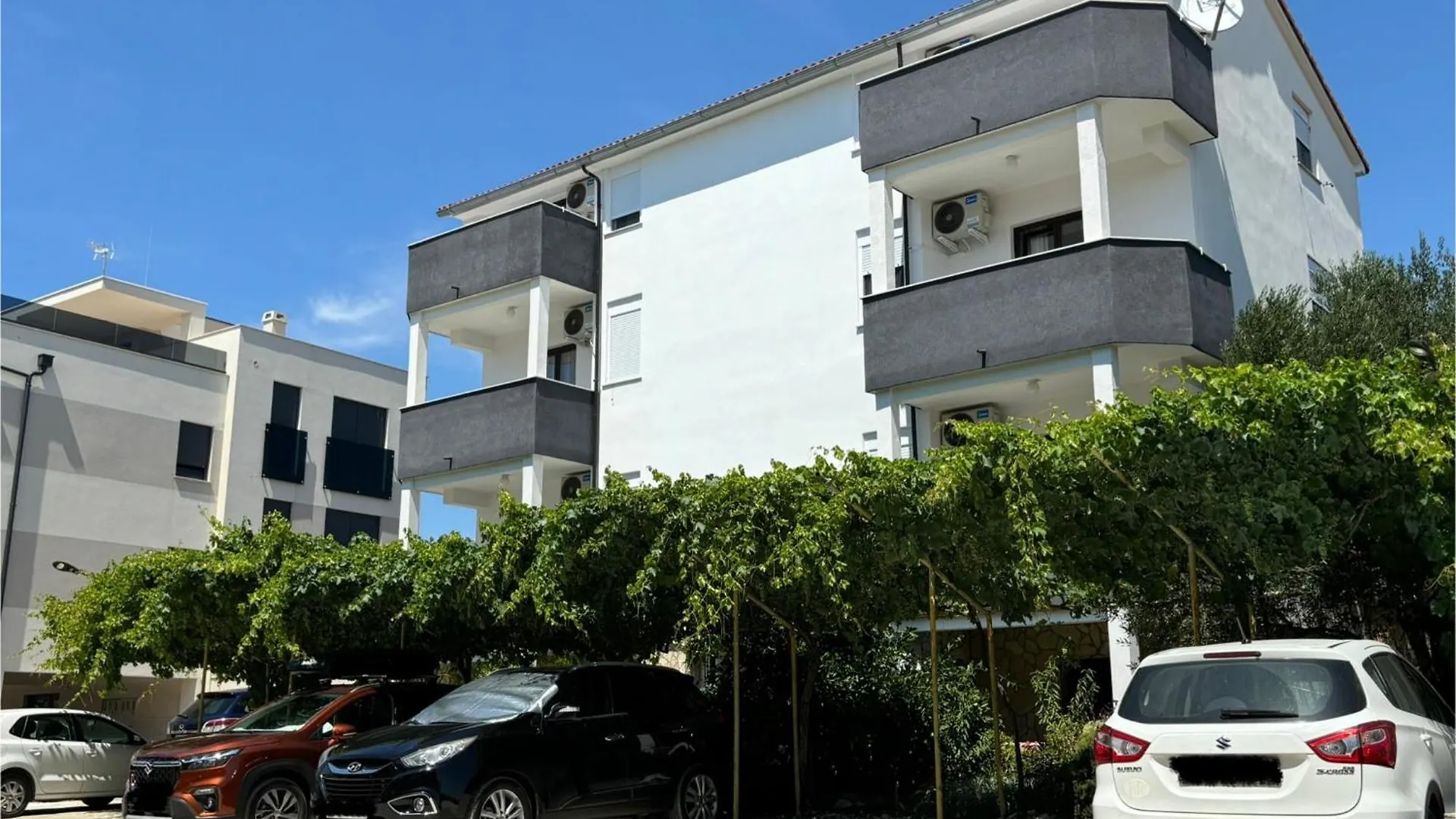 Apartments Parac 0*, Petrcane