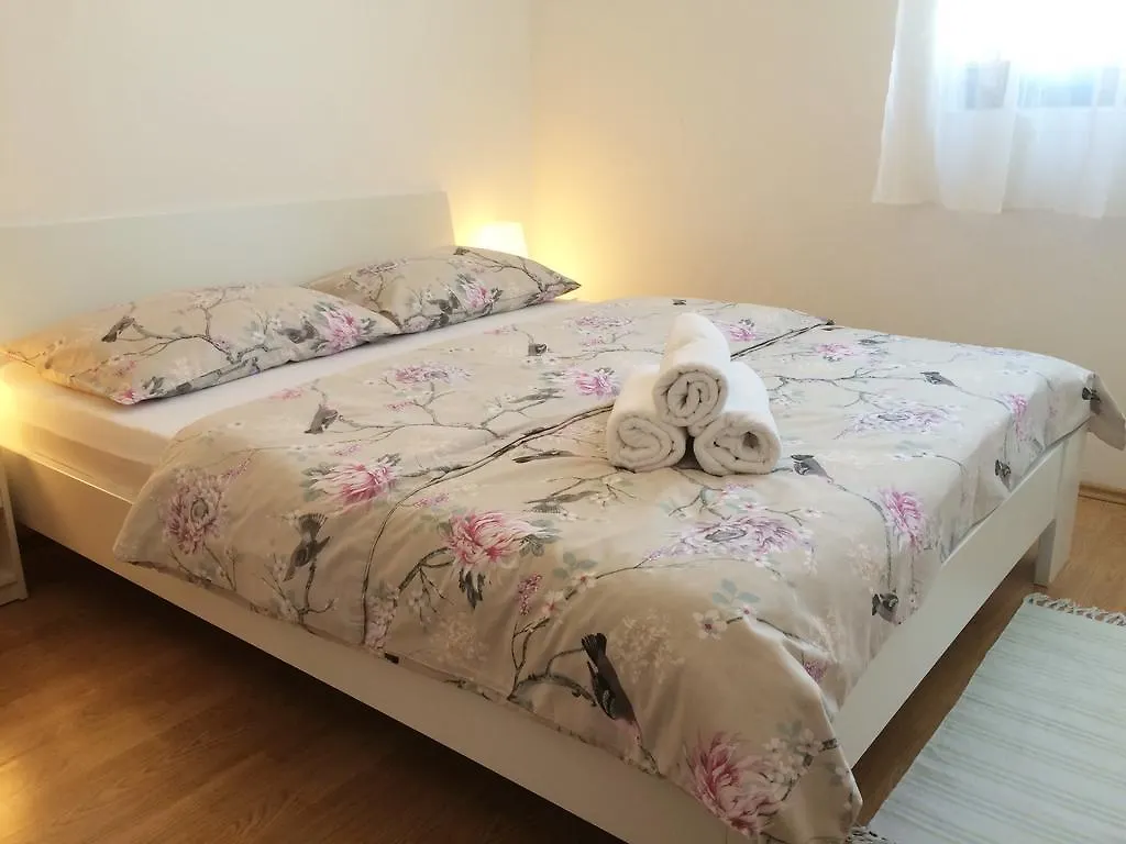 Apartments Parac