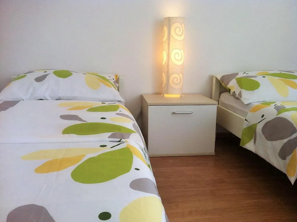 Apartments Parac 0*, Petrcane Croatia